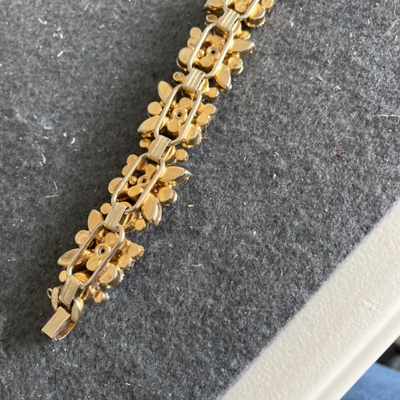 Jewelry - Picture 2 of 2